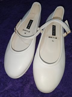 White shoes for nursing sale students