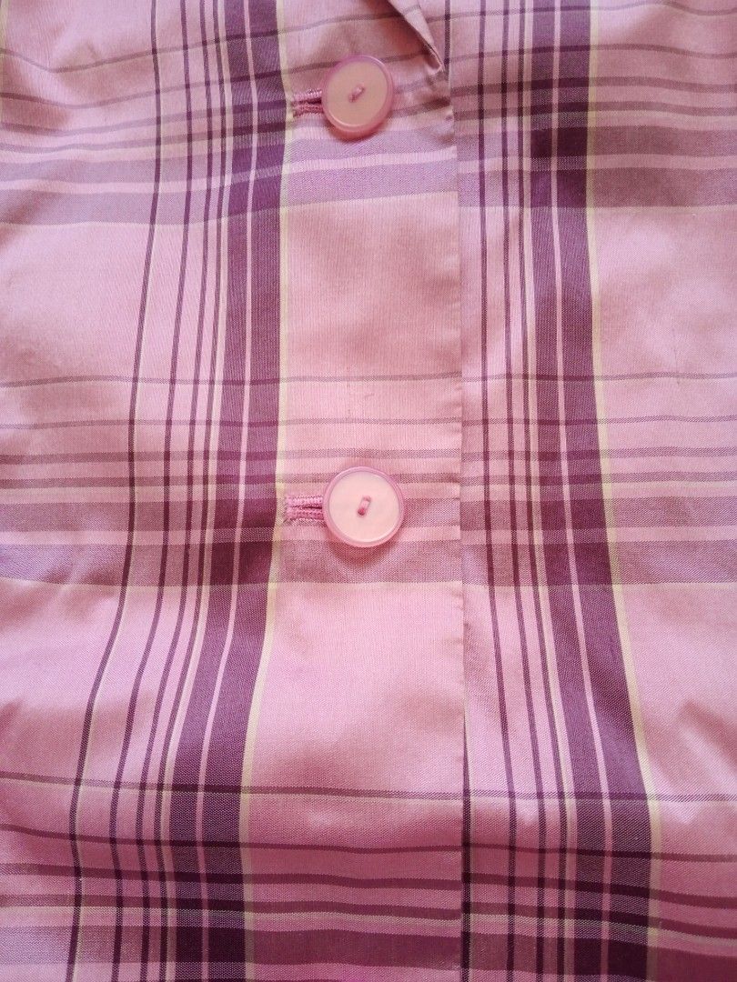 Light Jacket (Category: Blouses) located in Kuala Lumpur. Submitted by nora1960 (Listing ID 1251512862, Image 3). Description: Brand: Gerry Weber - German Material : Silk Size : UK 12 Europe: 42 Colour : Pink with checked darker pink.