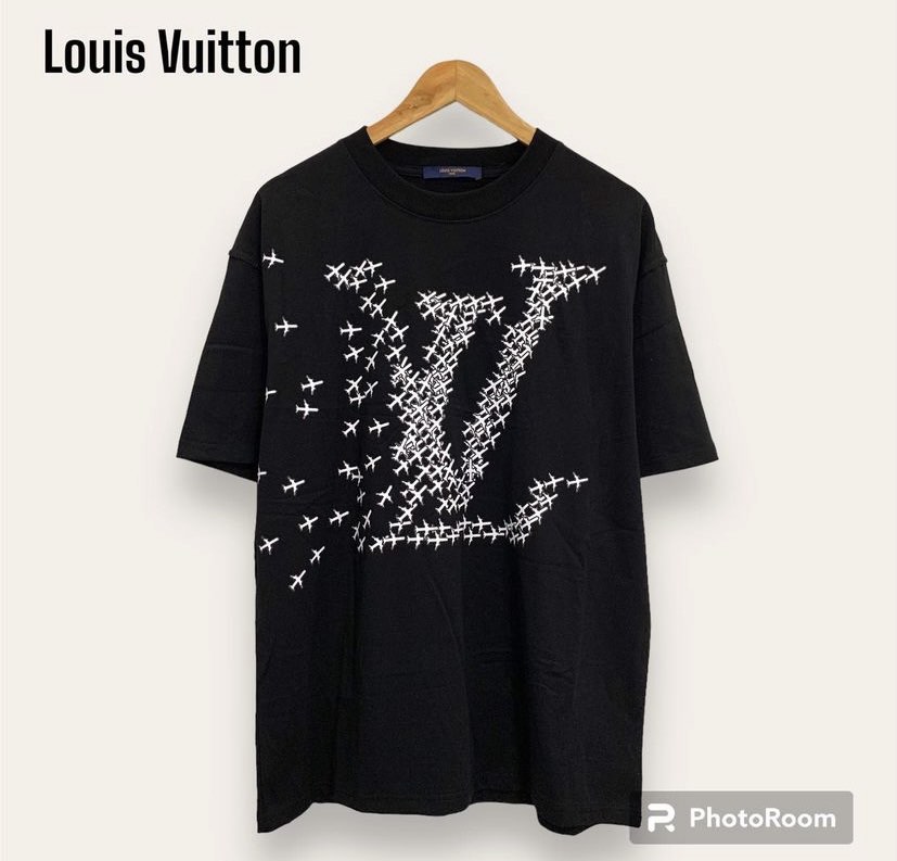 Louis Vuitton LV orange T-Shirt (XL Size), Men's Fashion, Tops & Sets,  Tshirts & Polo Shirts on Carousell