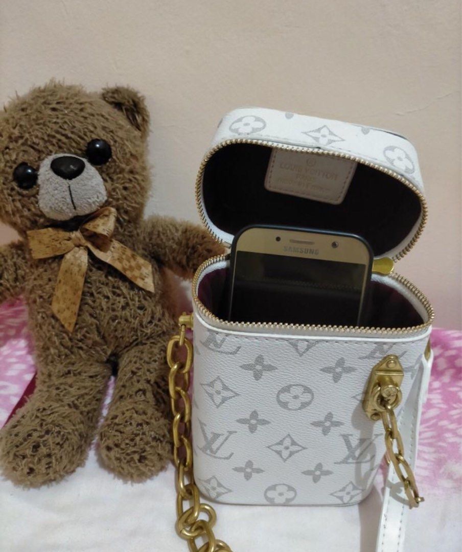 Louis Vuitton Cellphone Holder Sling, Women's Fashion, Bags