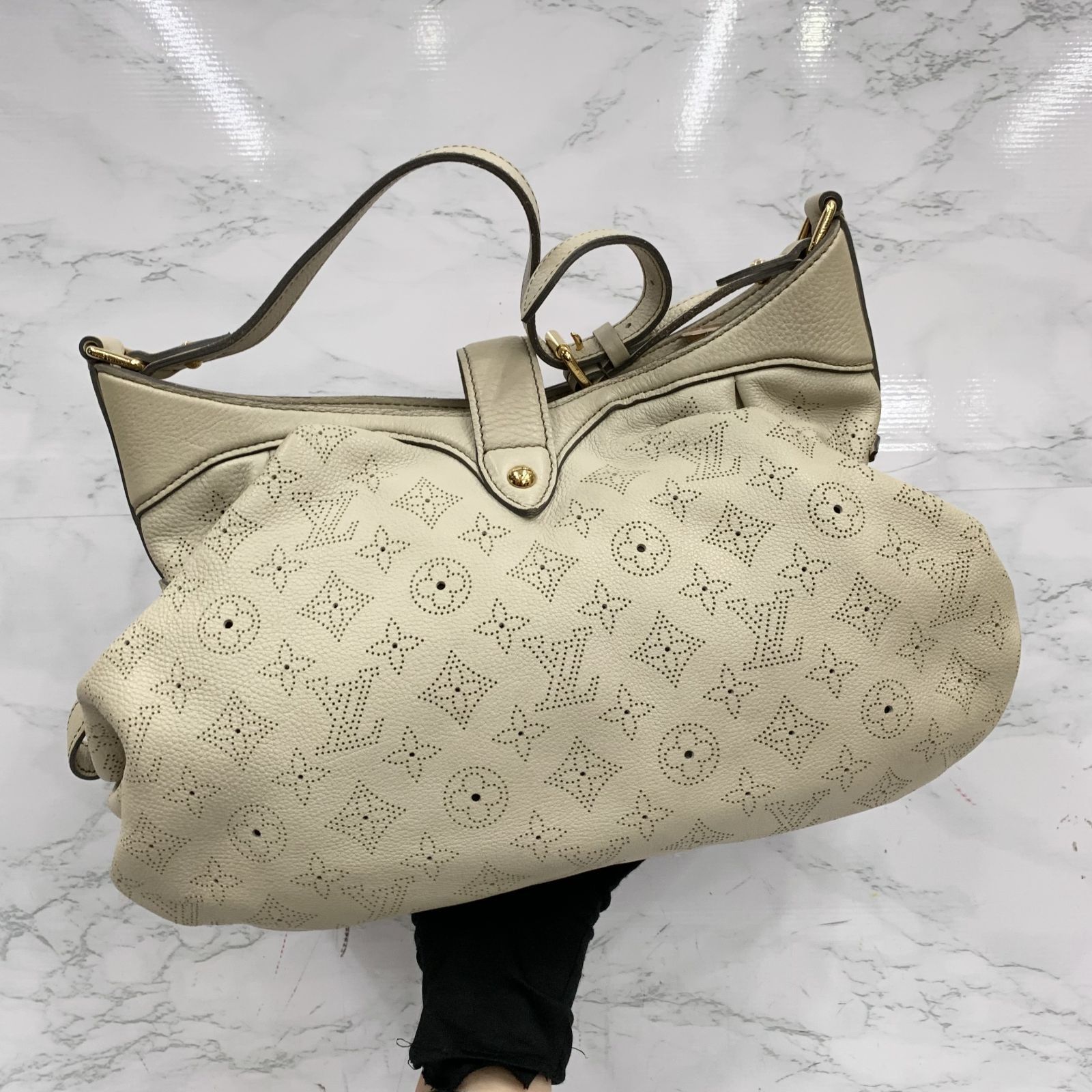 Louis Vuitton XS Crossbody Bag Mahina Leather at 1stDibs  louis vuitton  crossbody beige, louis vuitton mahina xs, louis vuitton purse cream color