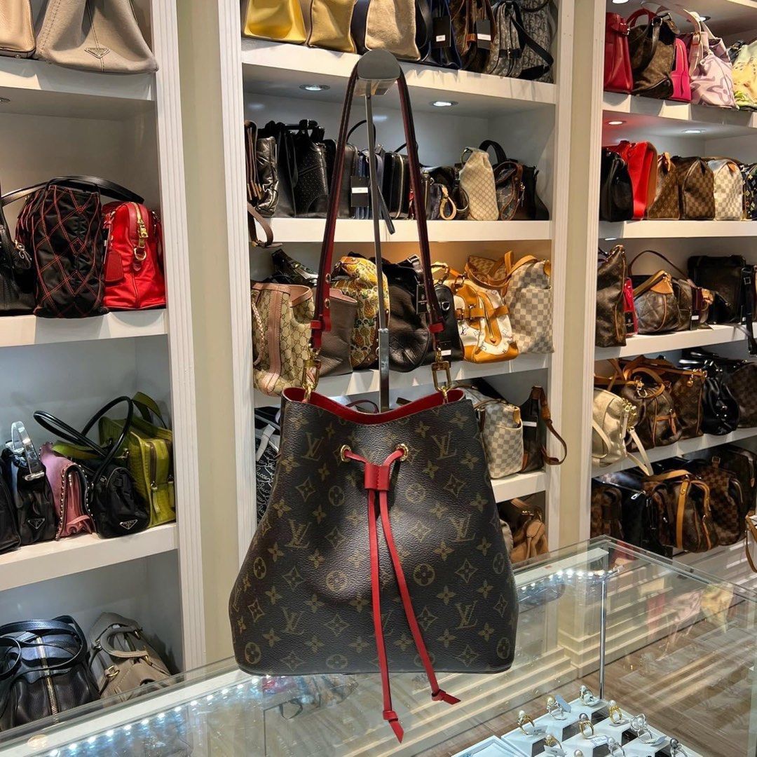 Louis Vuitton LV Monogram Noe BB Bucket Bag, Luxury, Bags & Wallets on  Carousell