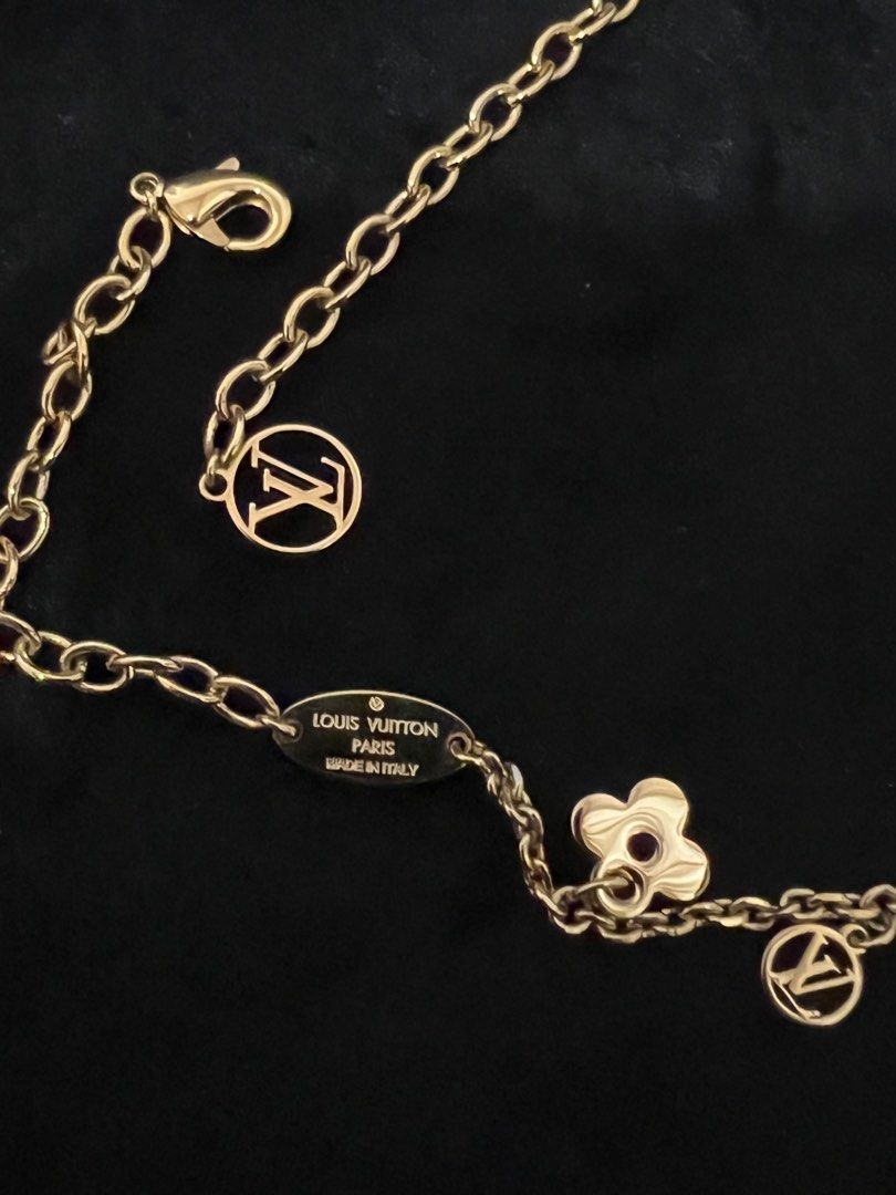 Sold at Auction: Louis Vuitton, Louis Vuitton Blooming Supple Necklace W/Box