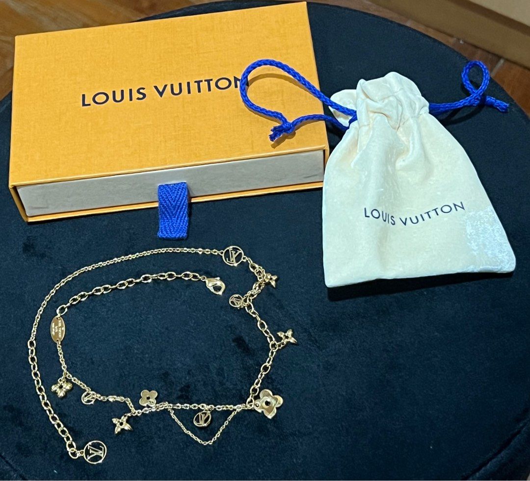 Sold at Auction: Louis Vuitton, Louis Vuitton Blooming Supple Necklace W/Box