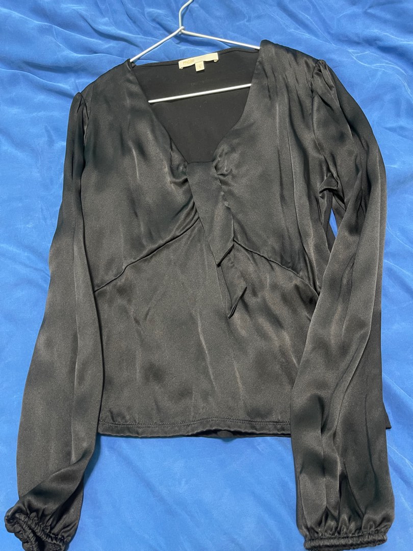 Classic silk top Black
