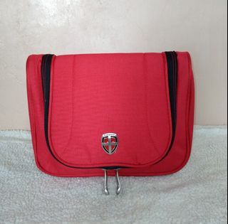 Missy's ELLEHAMMER Scandinavian Travel Inventions Red Travel Pouch Bag Organizer