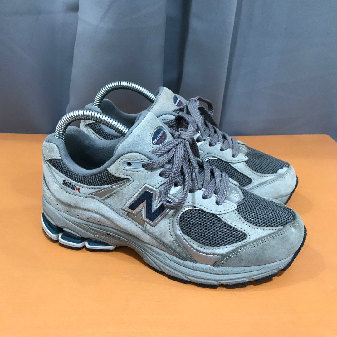 2002 new balance grey