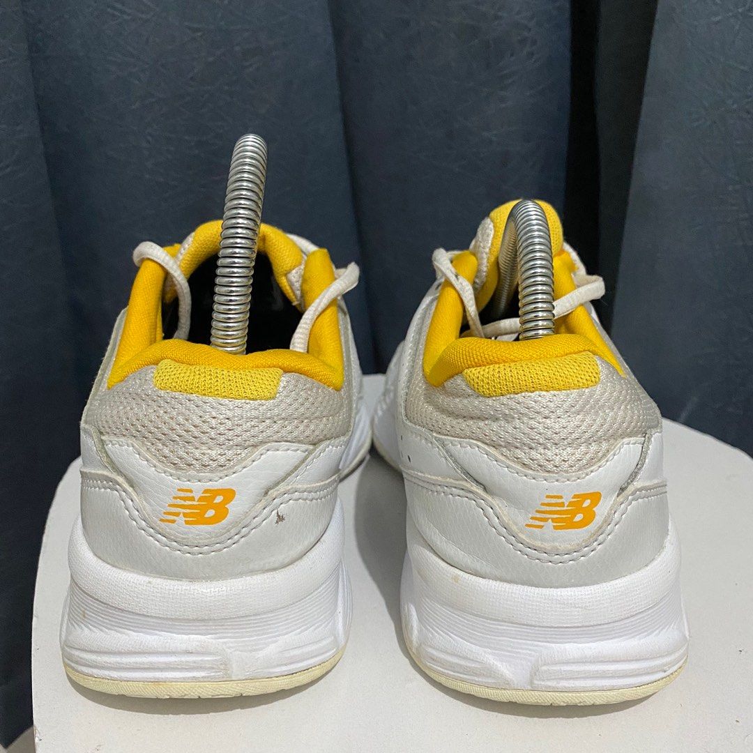 NEW BALANCE 519 SIZE 40