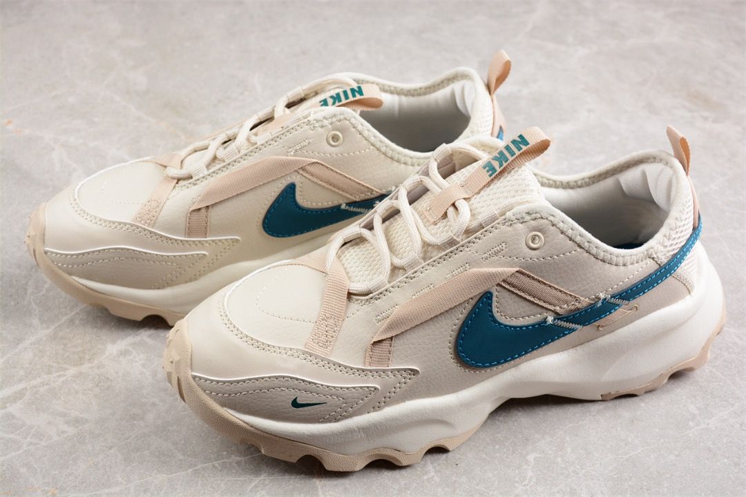 Fashion days nike sales