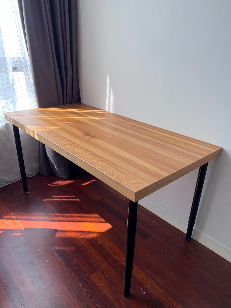 Olov Adjustable Table