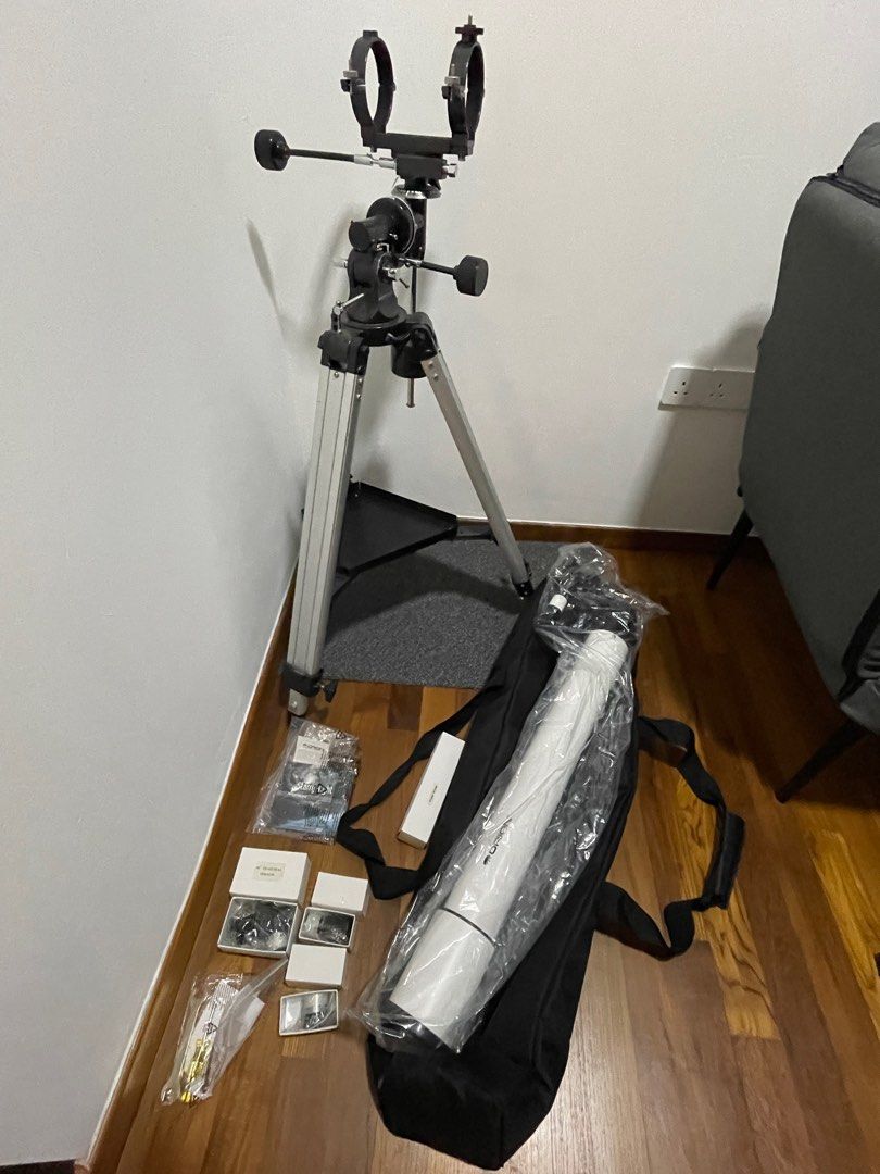 Orion AstroView 90mm refractor telescope 9024