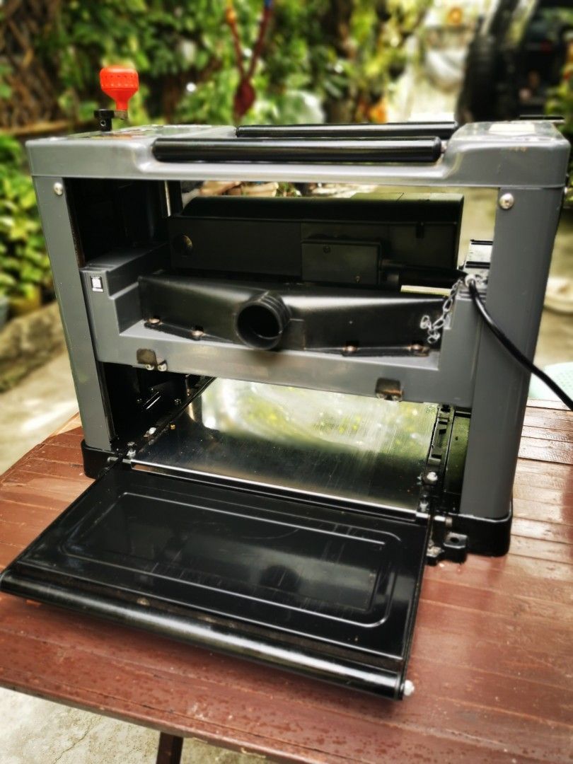 Ozito thicknesser store