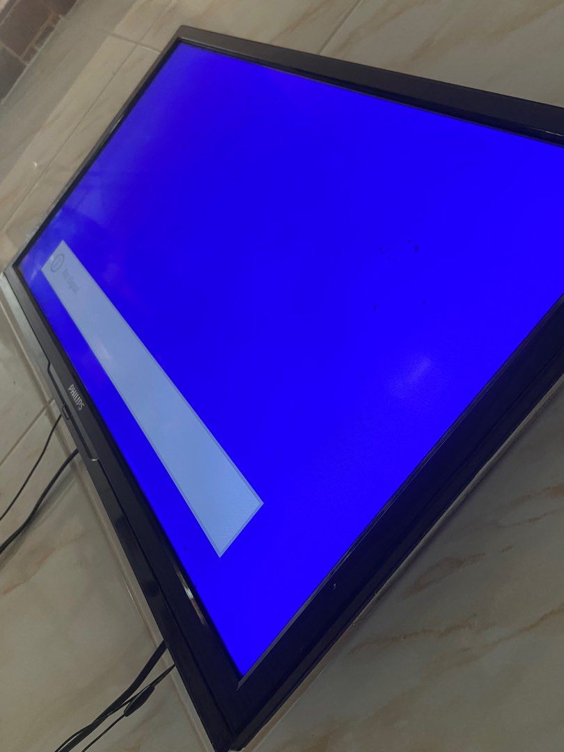 SUMMER SALE🌞Philips TV (Category: TV) located in Tagaytay City. Submitted by euniquefinds (Listing ID 1251513239, Image 1). Description: Rarely used Working Just have to have the screen cleaned inside.