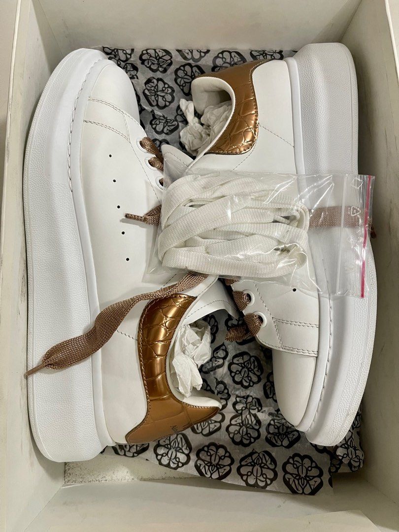 Women's Oversized Sneaker in White/rose Gold