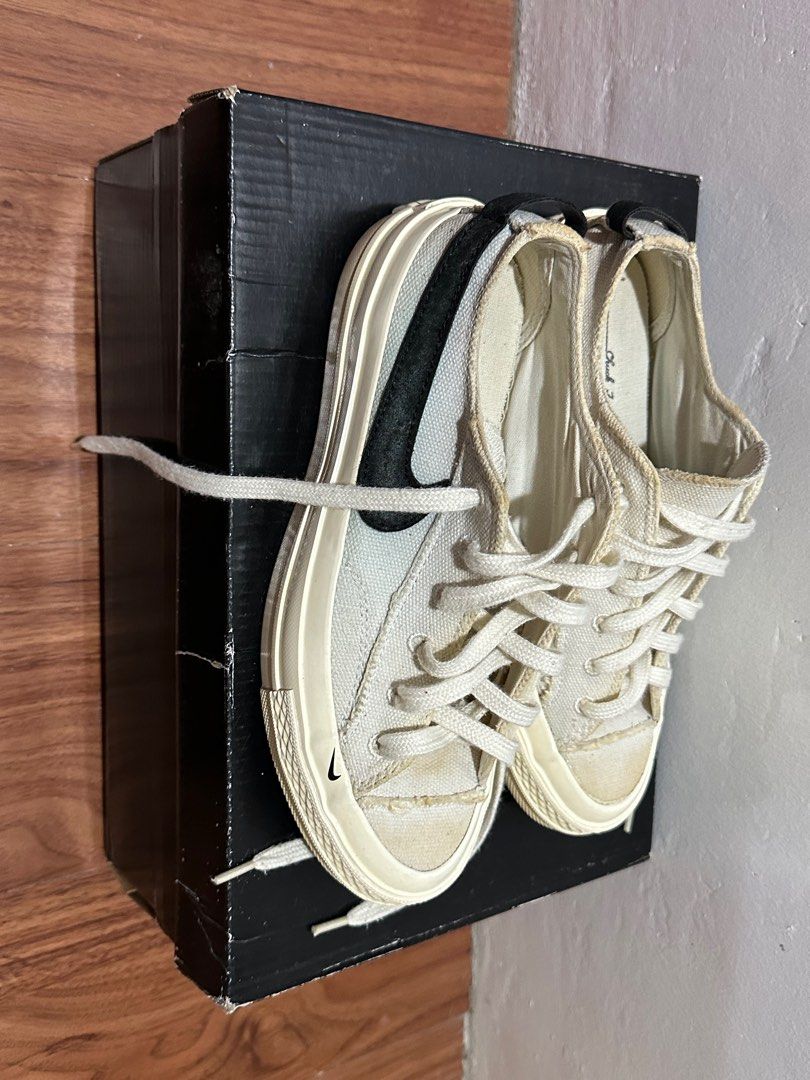 Preloved Converse x Nike (Category: Sneakers) located in Malabon City. Submitted by jasDR (Listing ID 1251569805, Image 2). Description: Original Converse x Nike Sneakers 1985 With box Made in Vietnam Flaws: with slight discoloration due to washing.