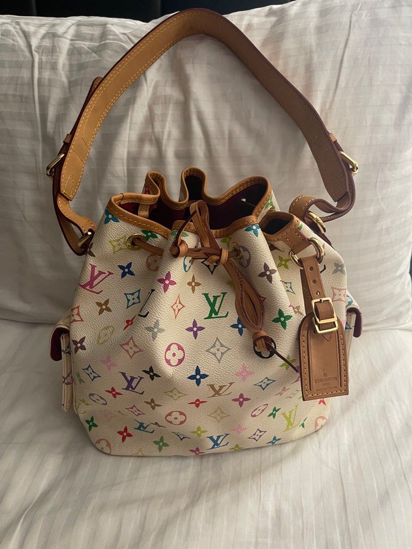 Preloved L'v Noe Bucket Multicolor (Category: Luxury Bags & Wallets) located in Mandaluyong City. Submitted by Bhinda_Bagelyas_2 (Listing ID 1251483377, Image 2). Description: Preloved from Korea Rare to Find po ito Super Nice ito Nothing to Explain No Flaws Very Good Condition Gold Hardwares Coded Pls Check photos to appreciate.