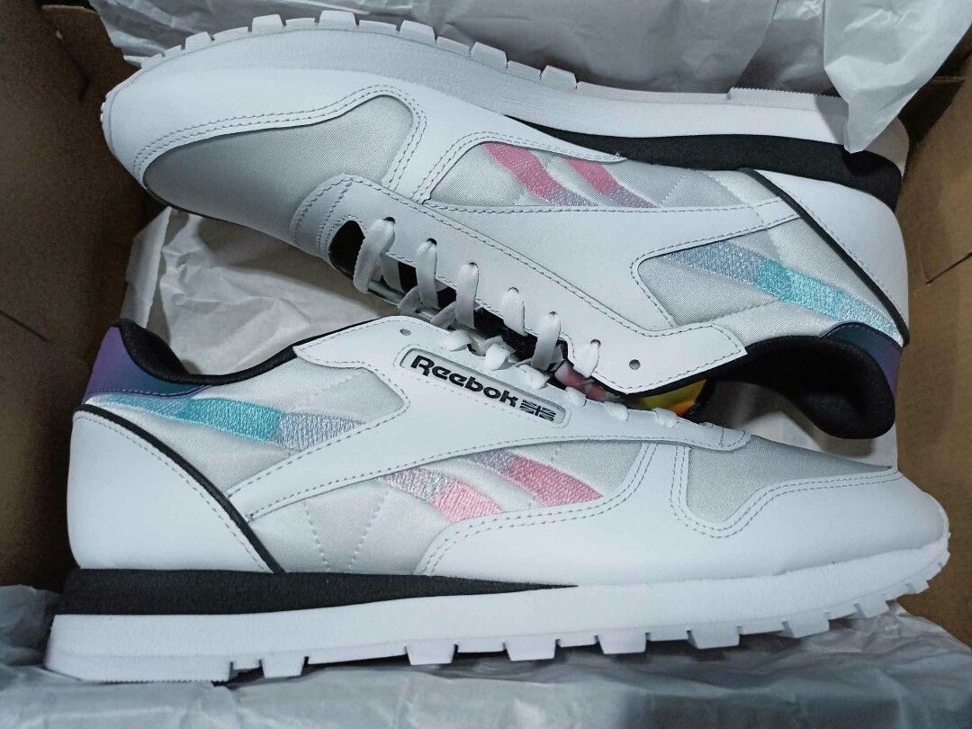 Reebok classic shoes size 10.5 bnew Men s Fashion Footwear