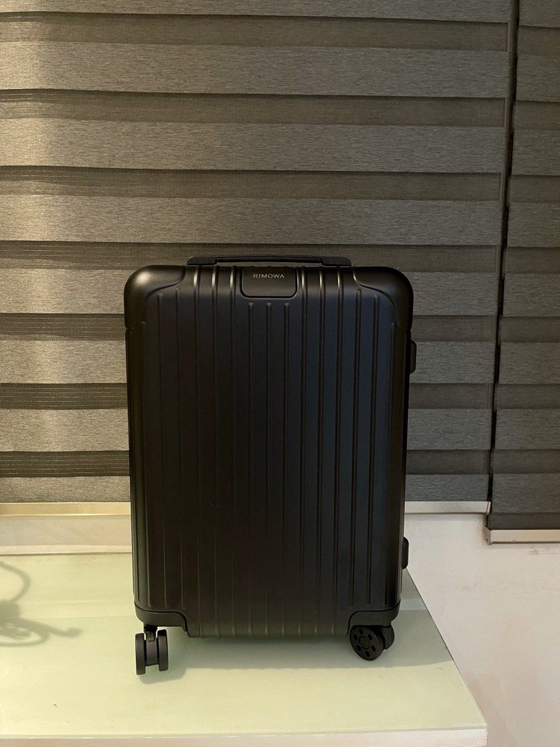 Rimowa matte black hot sale