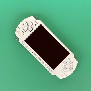 REPRICED Sony PSP 3006 | White | 8GB