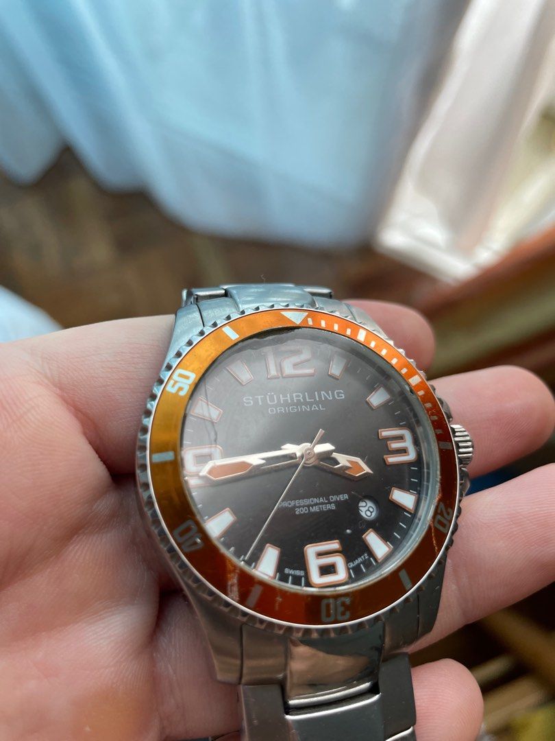 Stuhrling Men s Watch Regatta Champion Professional Diver glass