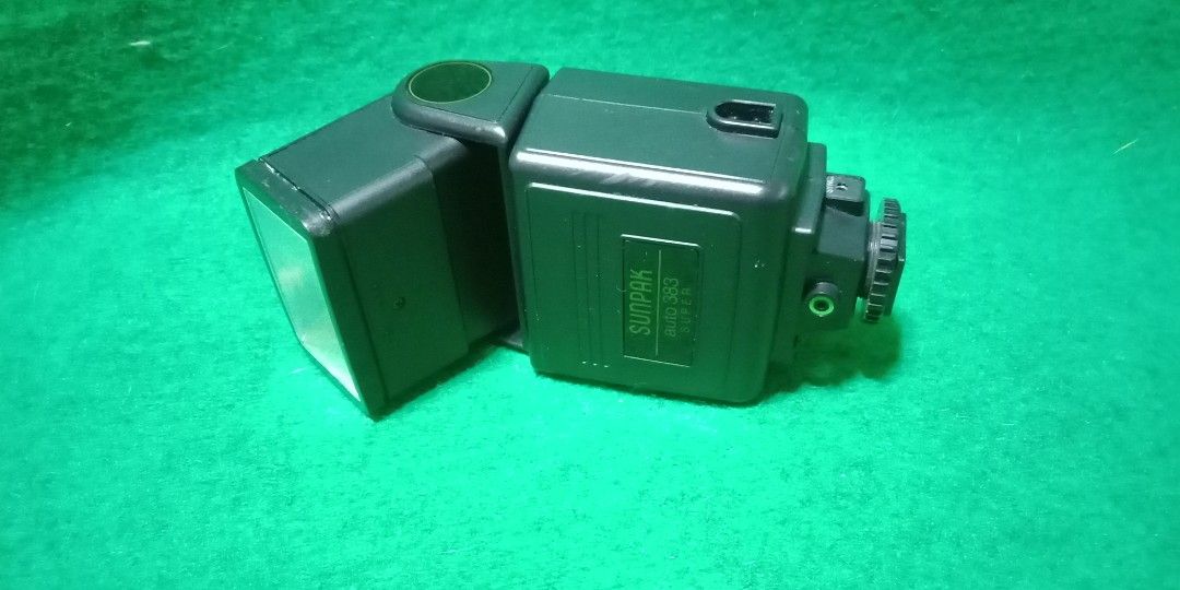 Sunpak 383 for Nikon Canon (Category: Flashes) located in Pasay City. Submitted by marineljapansurplus (Listing ID 1251518774, Image 2). Description: Sunpak Flash Super 383 Good working condition Pwede mong gawin slave flash (bilhan mo lang ng remote slave) The Sunpak 383 Super has been very popular for years, and endures today as a sensible choice for photographers desiring strength, reliability and value in a travellable size. The manual, unded
