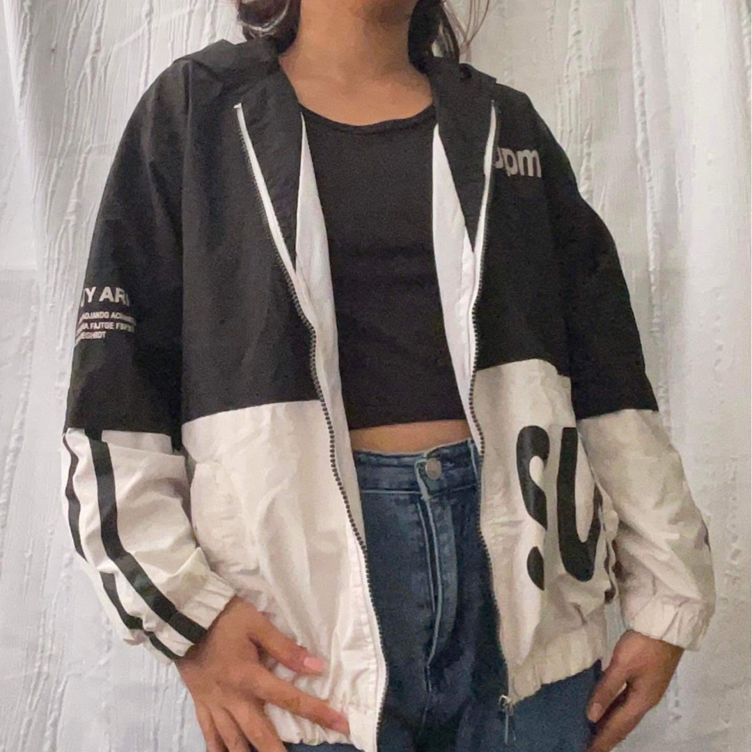 Supreme Windbreaker, Women's Fashion, Coats, Jackets and Outerwear on ...