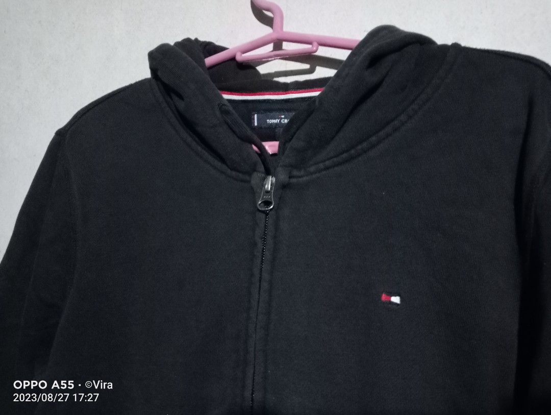 Tommy Crown on Carousell