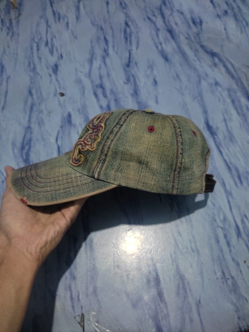 TOPI/CAPS BERKELEY UNIVERSITY RIPPED DENIM on Carousell