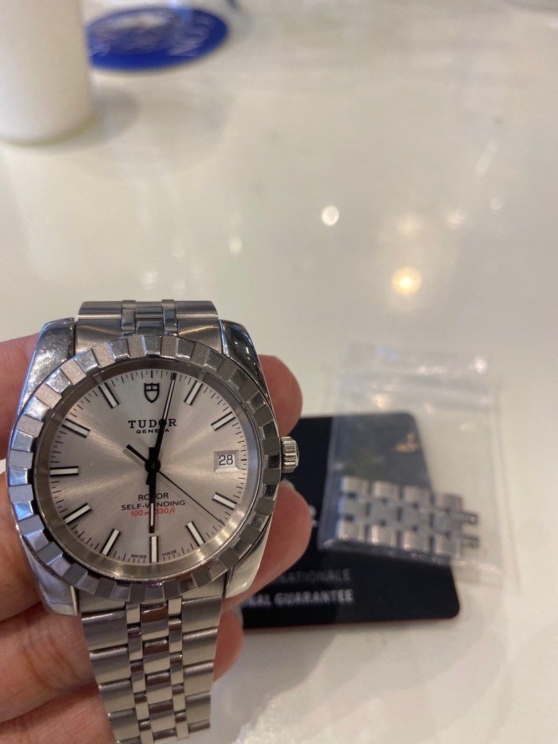 Tudor top classic date