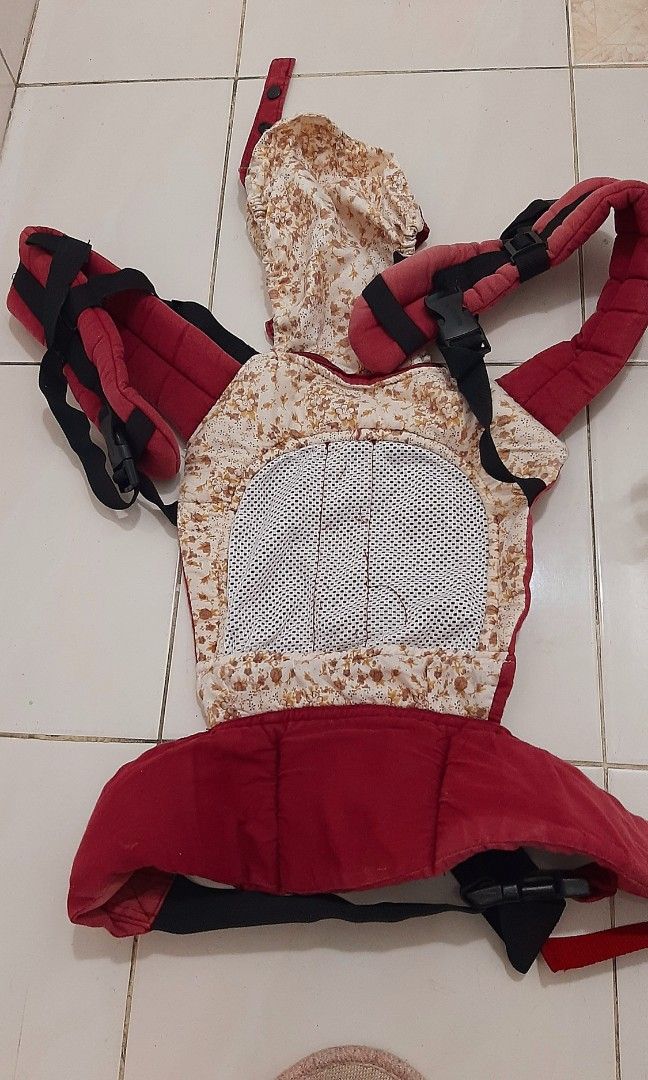 USED BABY CARRIER, Babies & Kids, Going Out, Carriers & Slings on Carousell