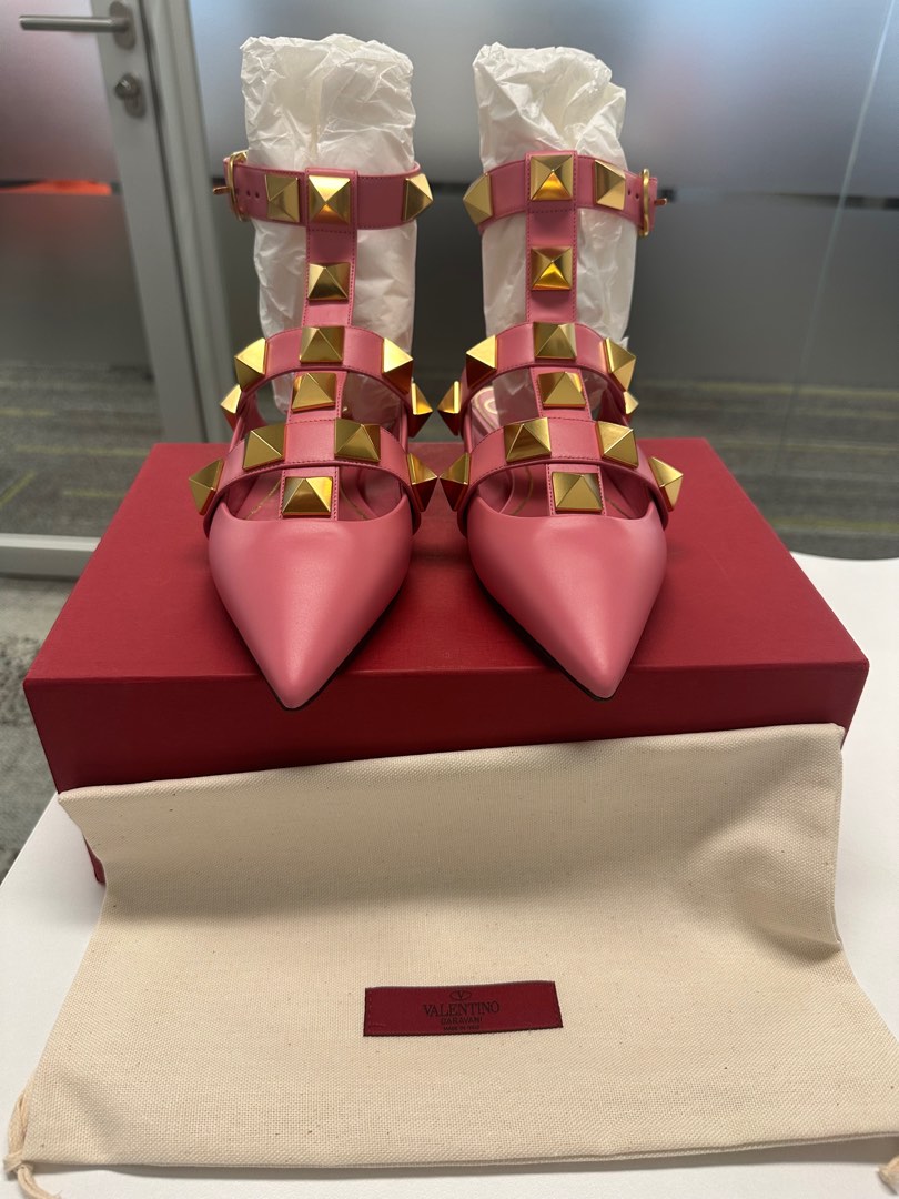 Valentino 38號全新今年Barbie 色(不議價）, 名牌, 鞋及波鞋- Carousell