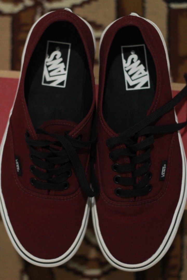 Vans authentic hotsell merah maroon