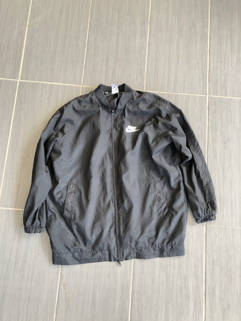 Windbreaker Nike, Men's Fashion, Coats, Jackets and Outerwear on Carousell