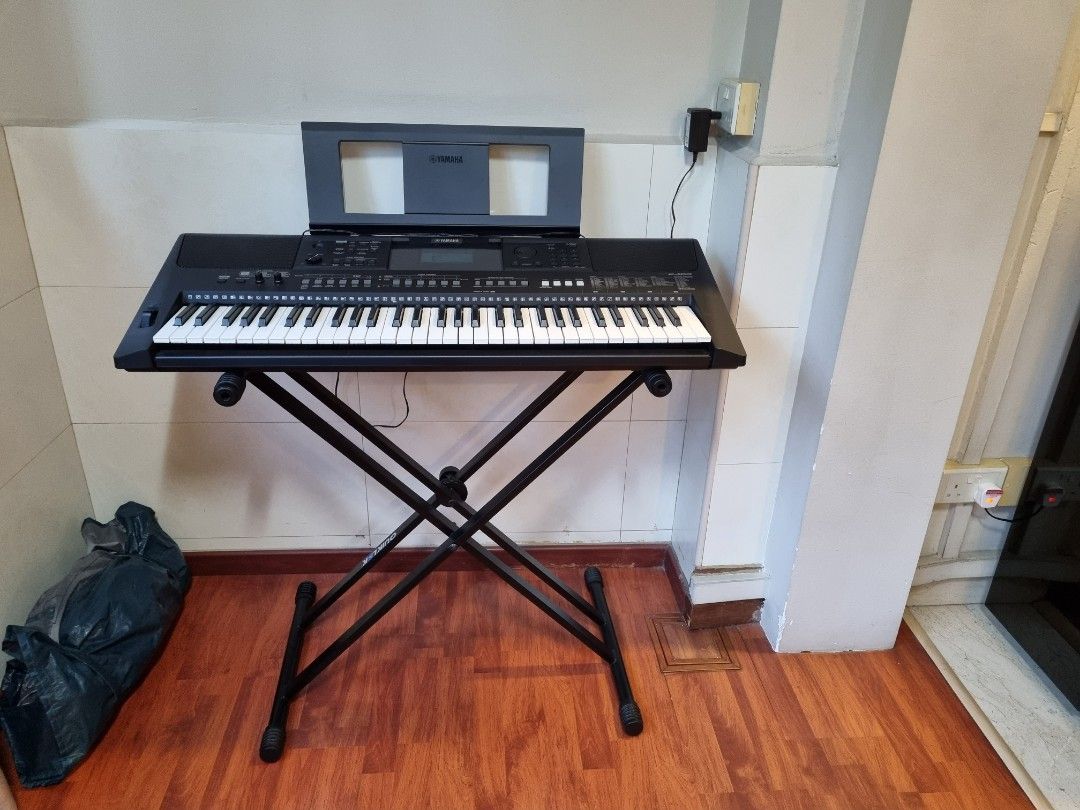 Yamaha Keyboard PSR E463, Hobbies & Toys, Music & Media, Musical