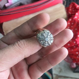 12karats ring with natural diamond