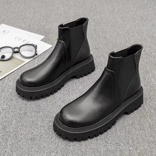 黑色短靴 black boots
