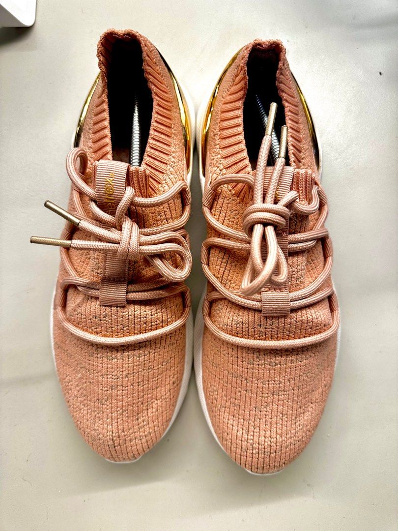 Aetrex Dani Women’s (Category: Sneakers) located in Makati City. Submitted by wimpycha (Listing ID 1251683853, Image 2). Description: Aetrex Dani Women’s Arch Support Sneakers Blush US 8/EU 39/UK 5.5 - Womens 100% Original No Box 9/10 RFS: Decluttering Issues: some stains Negotiable. May be brought with other shoes from the listing for a SPECIAL PACKAGE PRICE. BPI/Gcash.