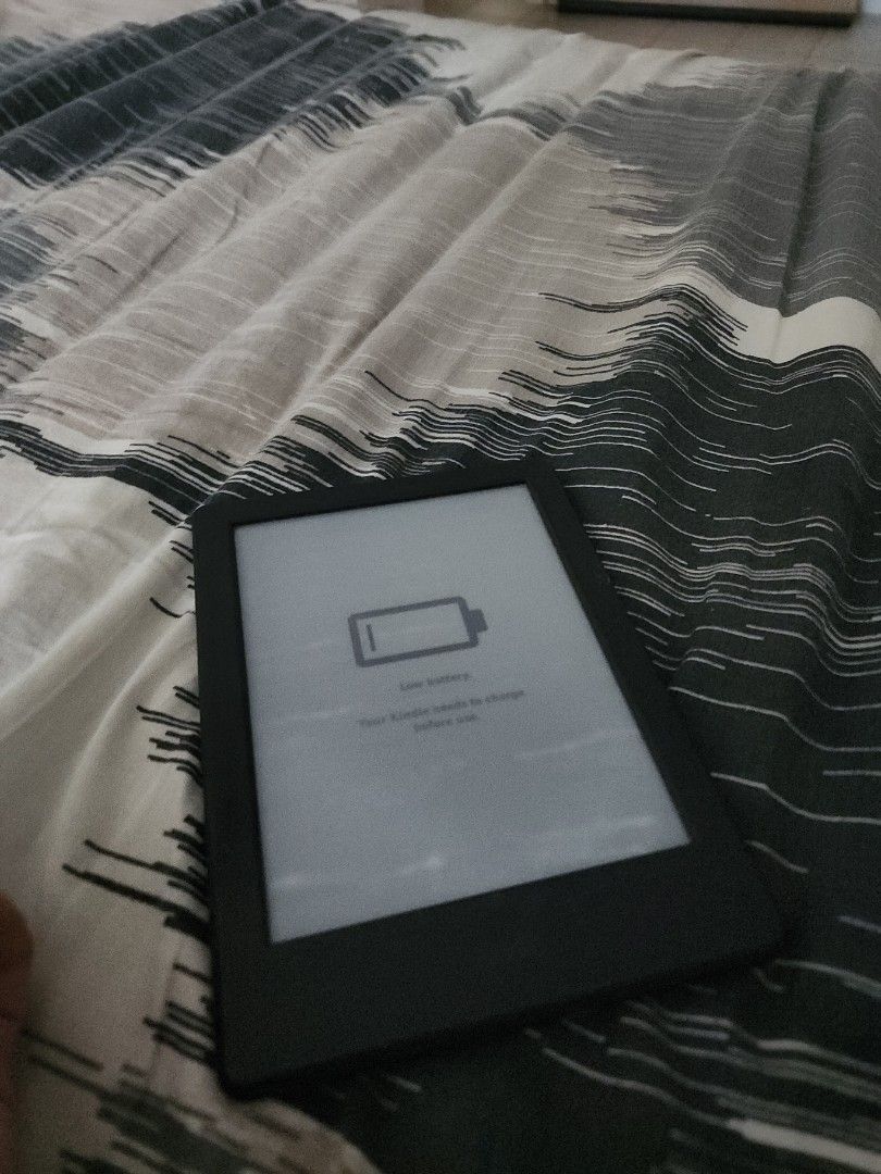 Amazon kindle e reader basic version, Mobile Phones & Gadgets, E ...