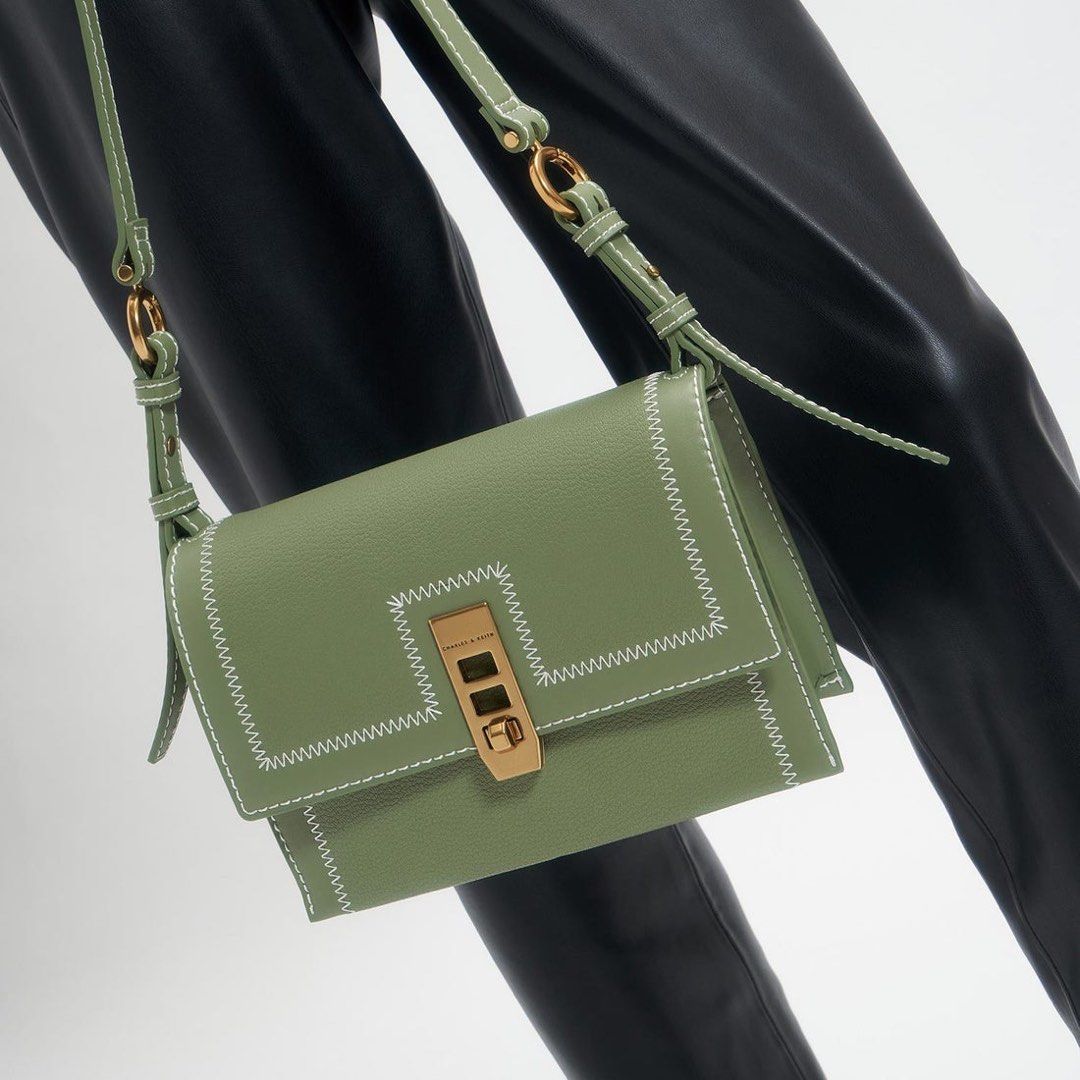 Chain detail turn lock bag on sale