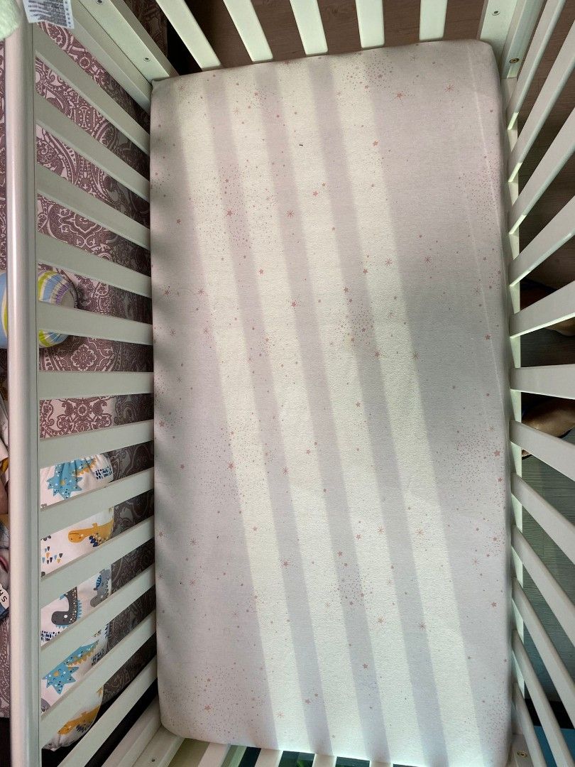 Ashworth Dropside Cot with wheels including foam matress, Babies & Kids