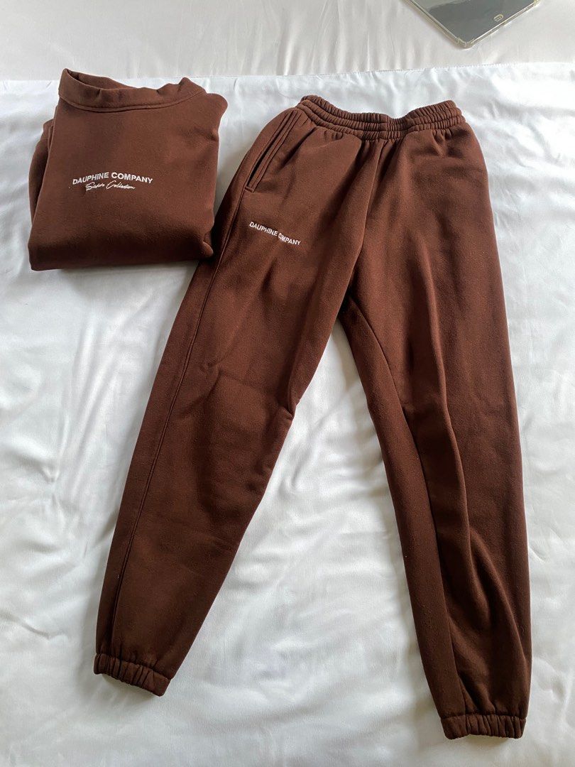 Dauphine Co. Sweatpants & Pullover Set (Category: Sets or Coordinates) located in General Trias. Submitted by easy_finds (Listing ID 1251750802, Image 1). Description: Fits S-M. Bought for 2,499 plus Shipping fee! Selling low.