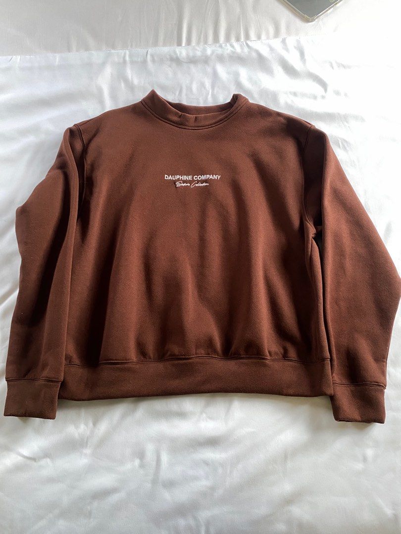 Dauphine Co. Sweatpants & Pullover Set (Category: Sets or Coordinates) located in General Trias. Submitted by easy_finds (Listing ID 1251750802, Image 2). Description: Fits S-M. Bought for 2,499 plus Shipping fee! Selling low.