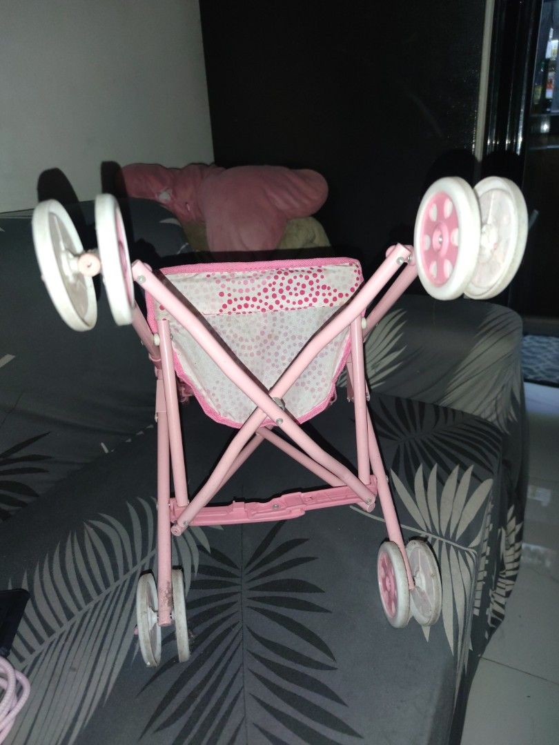 Doll Stroller (Category: Strollers) located in Pasig City. Submitted by liziki (Listing ID 1251732399, Image 3). Description: You&Me baby doll stroller good used condition no major flaws (no punit, no butas) RFS:outgrown.