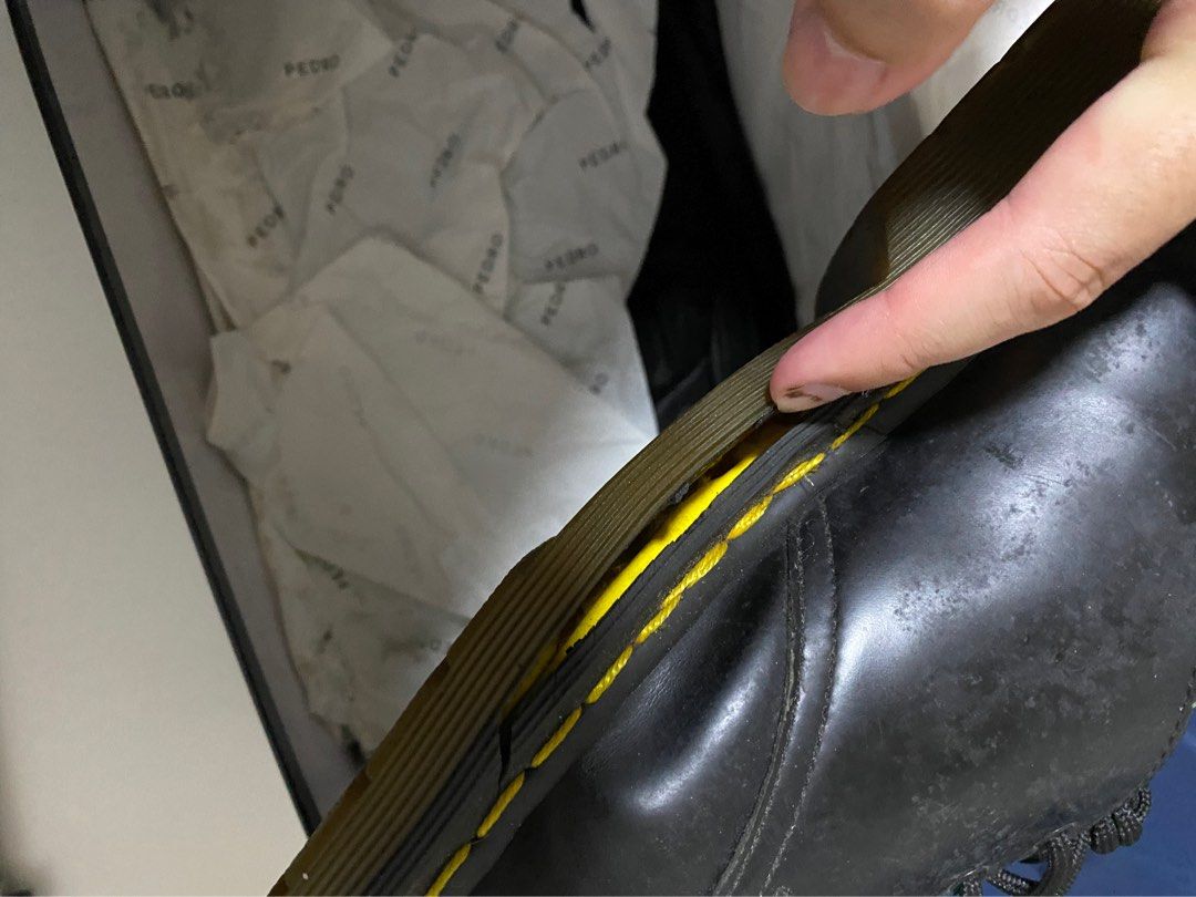 Dr martens outlet sole split