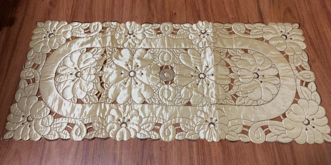 Floral Gold Table Runner and Placemat Set, Furniture & Home Living