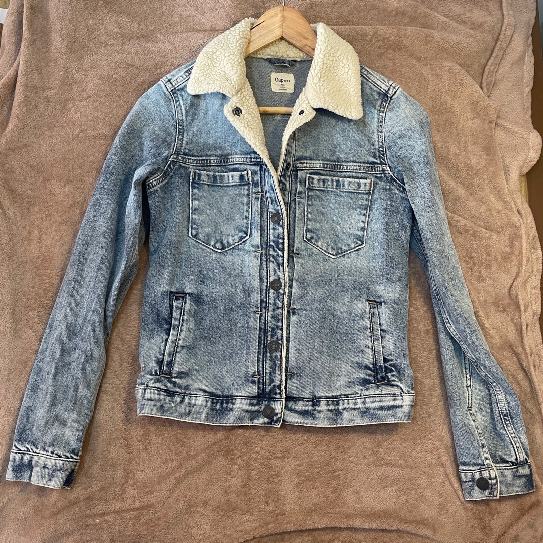 Gap sherpa jacket Women s Fashion Coats Jackets and Outerwear