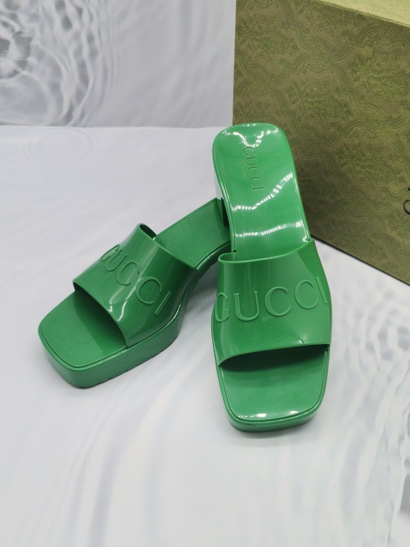 Gucci slides top size 37