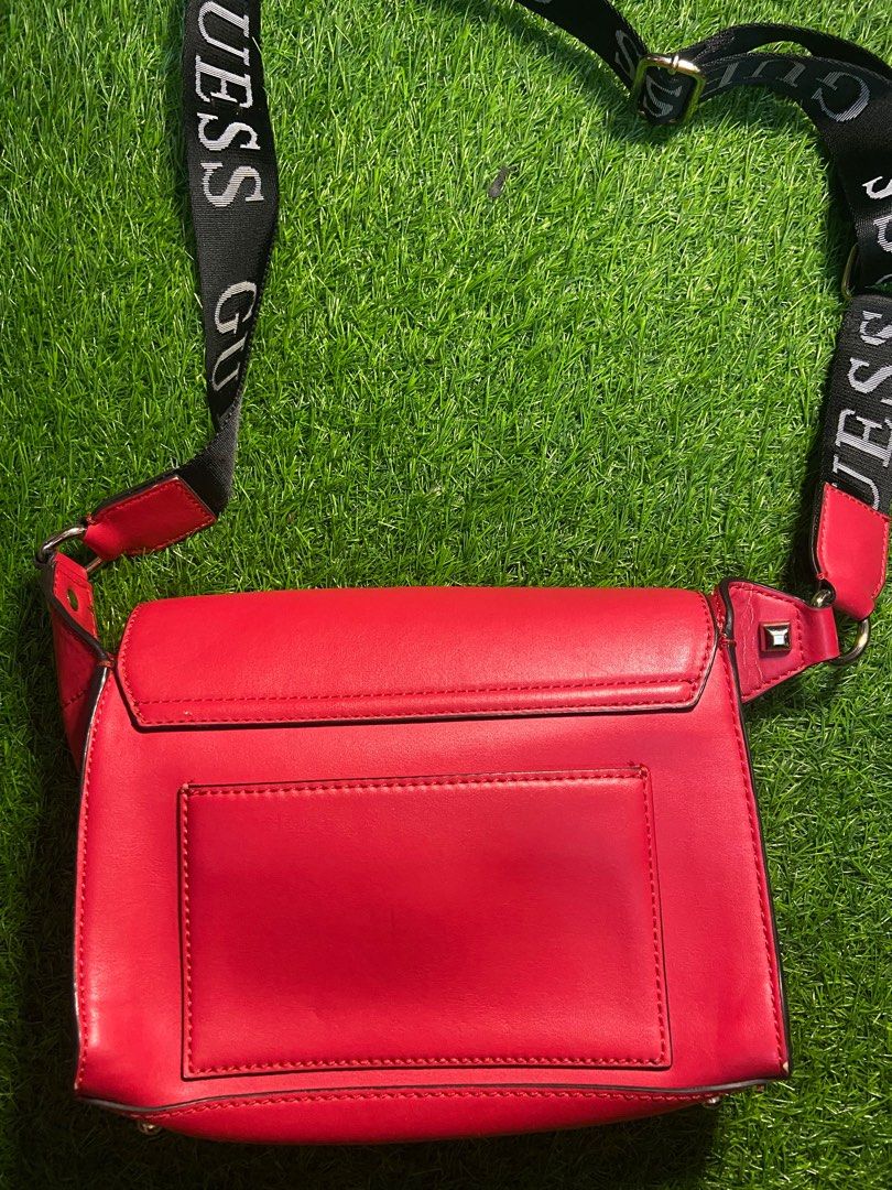 Guess sling deals bag 2020