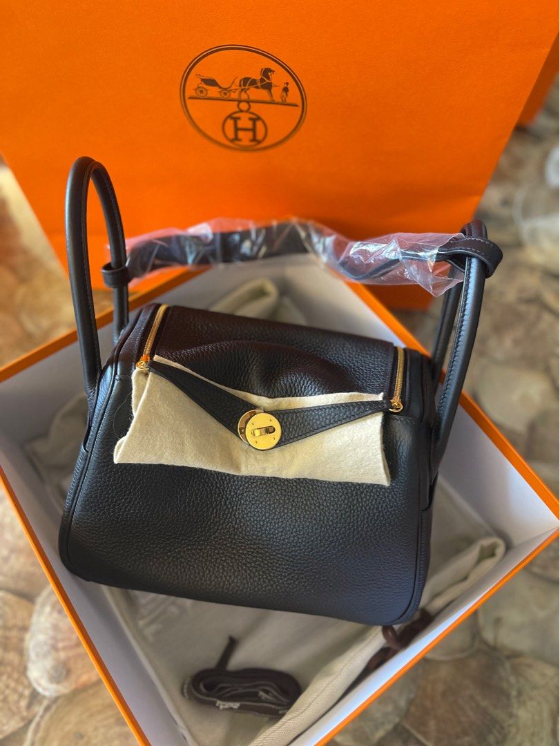 🆕 AUTHENTIC HERMES LINDY 26 BLACK CLEMENCE IN GOLD HARDWARE, Luxury, Bags  & Wallets on Carousell