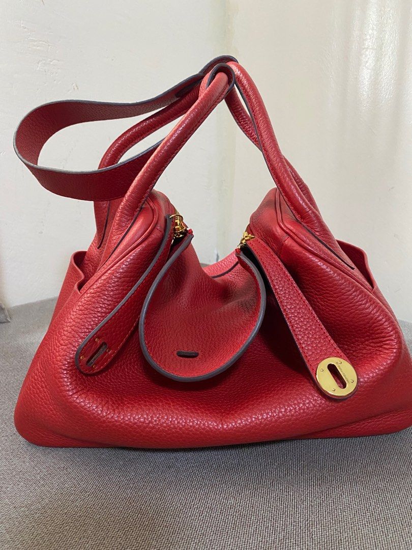 Hermes Lindy 30 (Category: Luxury Bags & Wallets) located in Las Pinas. Submitted by luxxe23 (Listing ID 1249545928, Image 3). Description: Super nice Lindy 30 Genuine leather RFS: owner is in need of urgent funds.